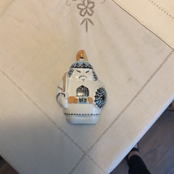 SOLD Vintage Set of 3 samurai salt pepper shakers - Picture 4 of 5